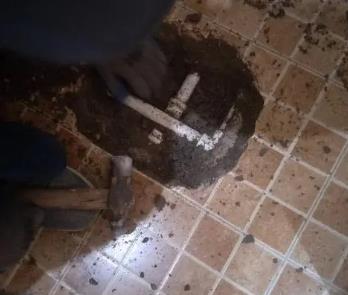 柳江卫生间漏水维修公司为您分享下卫生间渗水如何处理及注意事项
